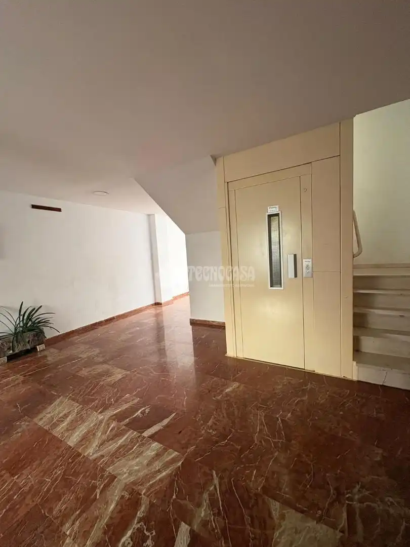 Piso en venta en La Rinconada con Aire acondicionado