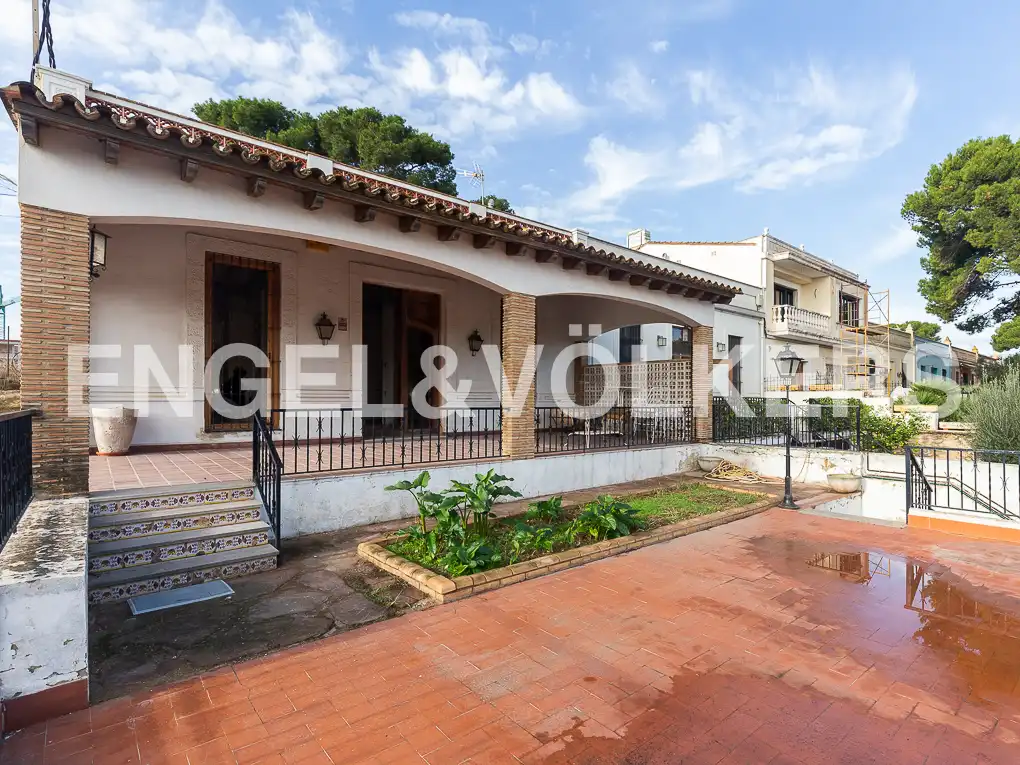 Exterior view of Houses for sale in Godella  with Heating, Private garden and Terrace