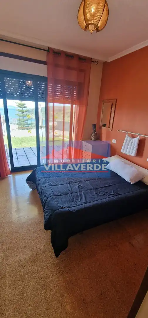 Dormitori de Casa o xalet en venda en Cangas  amb Calefacció, Terrassa i Traster