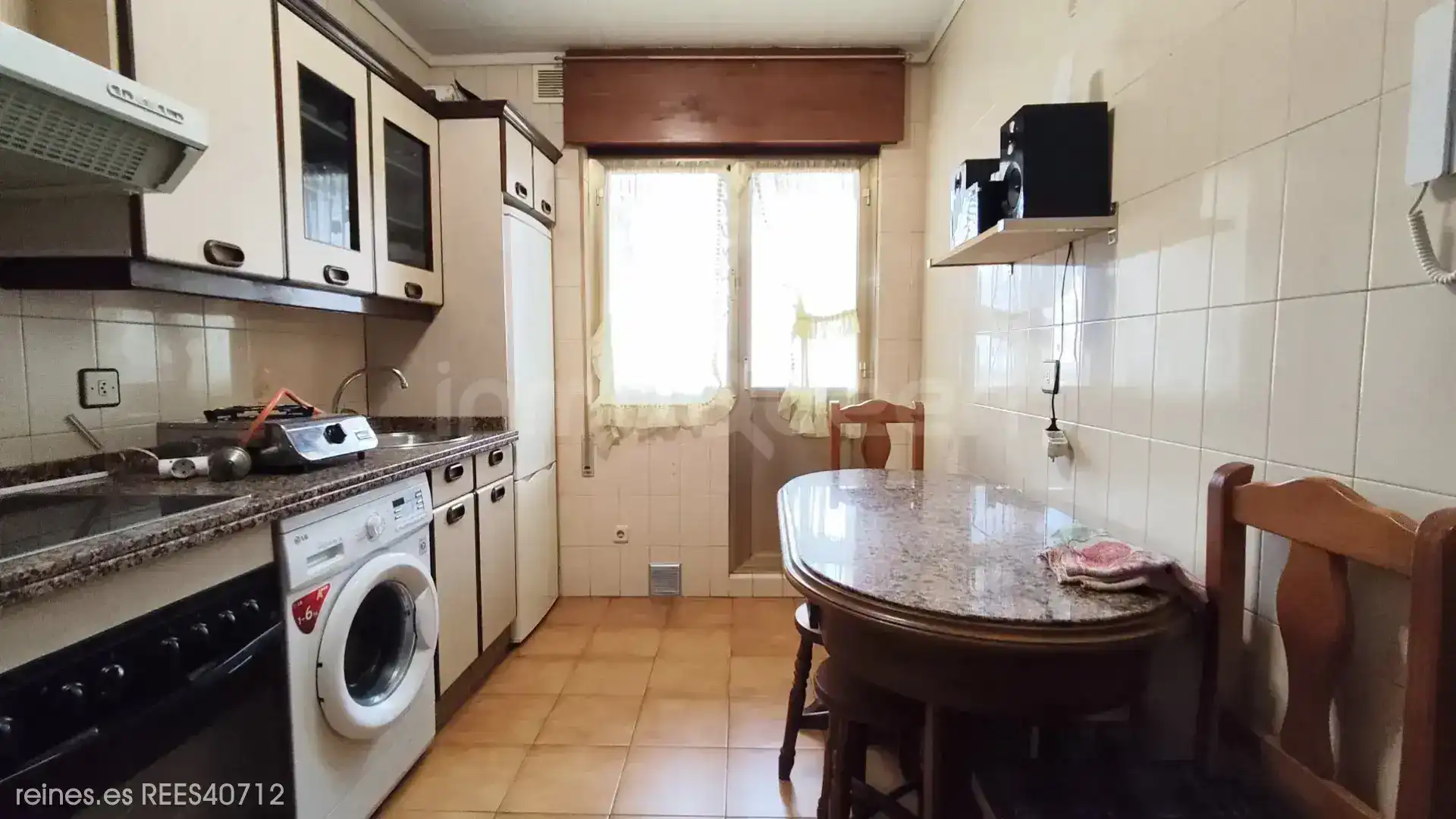 Cocina de Piso en venta en Mieres (Asturias) con Calefacción, Terraza y Amueblado