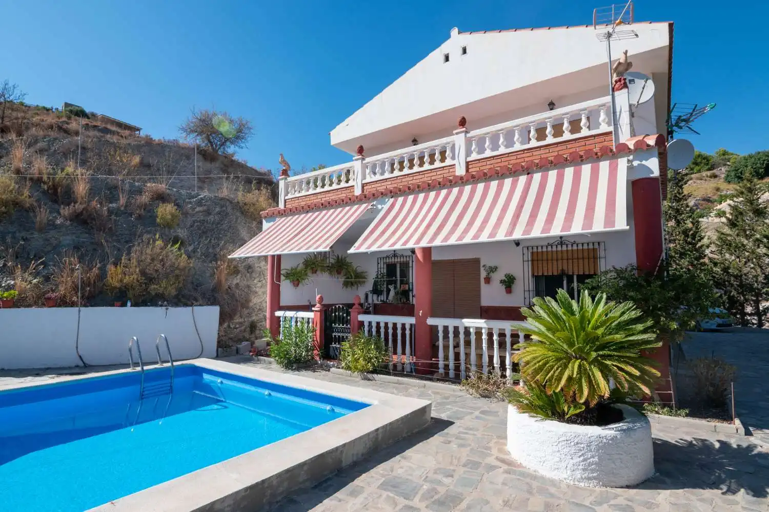 Vista exterior de Casa o chalet en venta en Molvízar con Terraza y Piscina