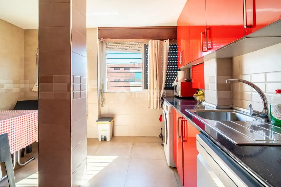 Kitchen of Flat for sale in Granada  with Air Conditioner, Heating and Terrace