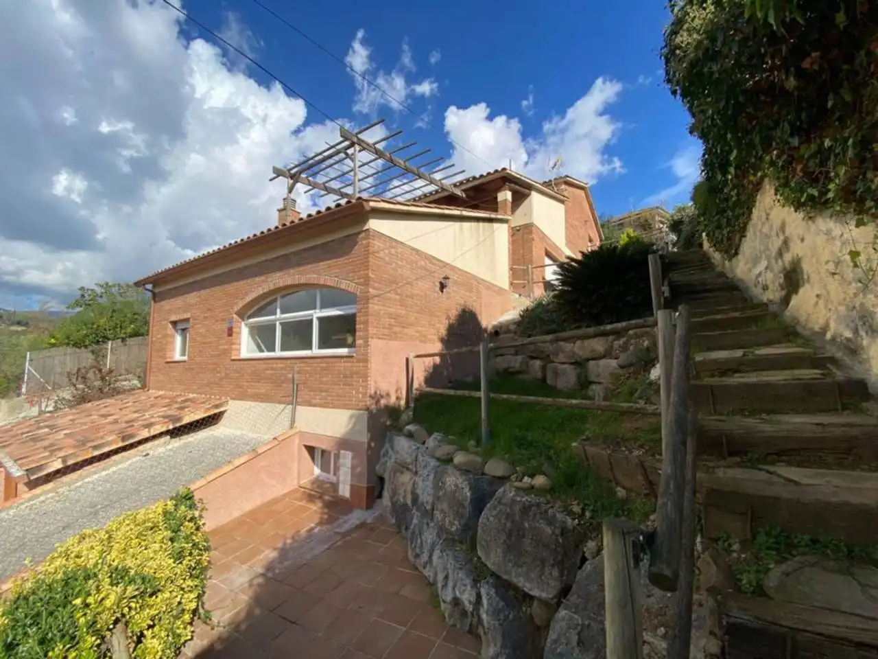 Casa amb jardí en venda a Cànoves I Samalús