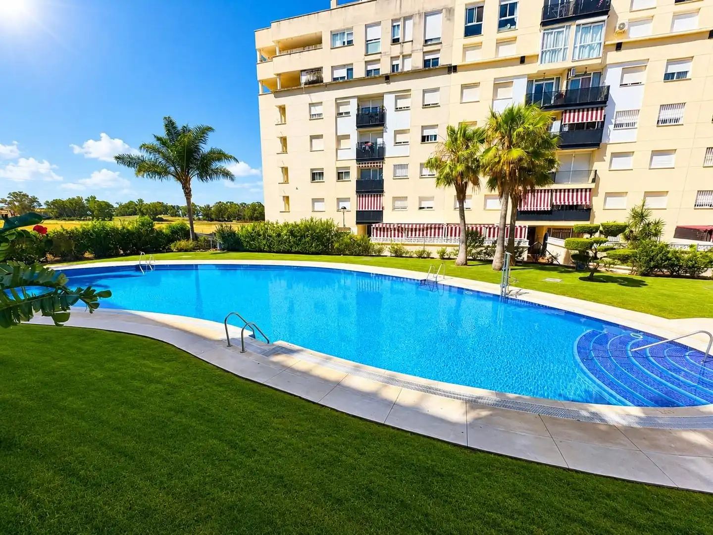 Schwimmbecken von Wohnung zum Verkauf in Marbella mit Terrasse und Gemeinschaftspool