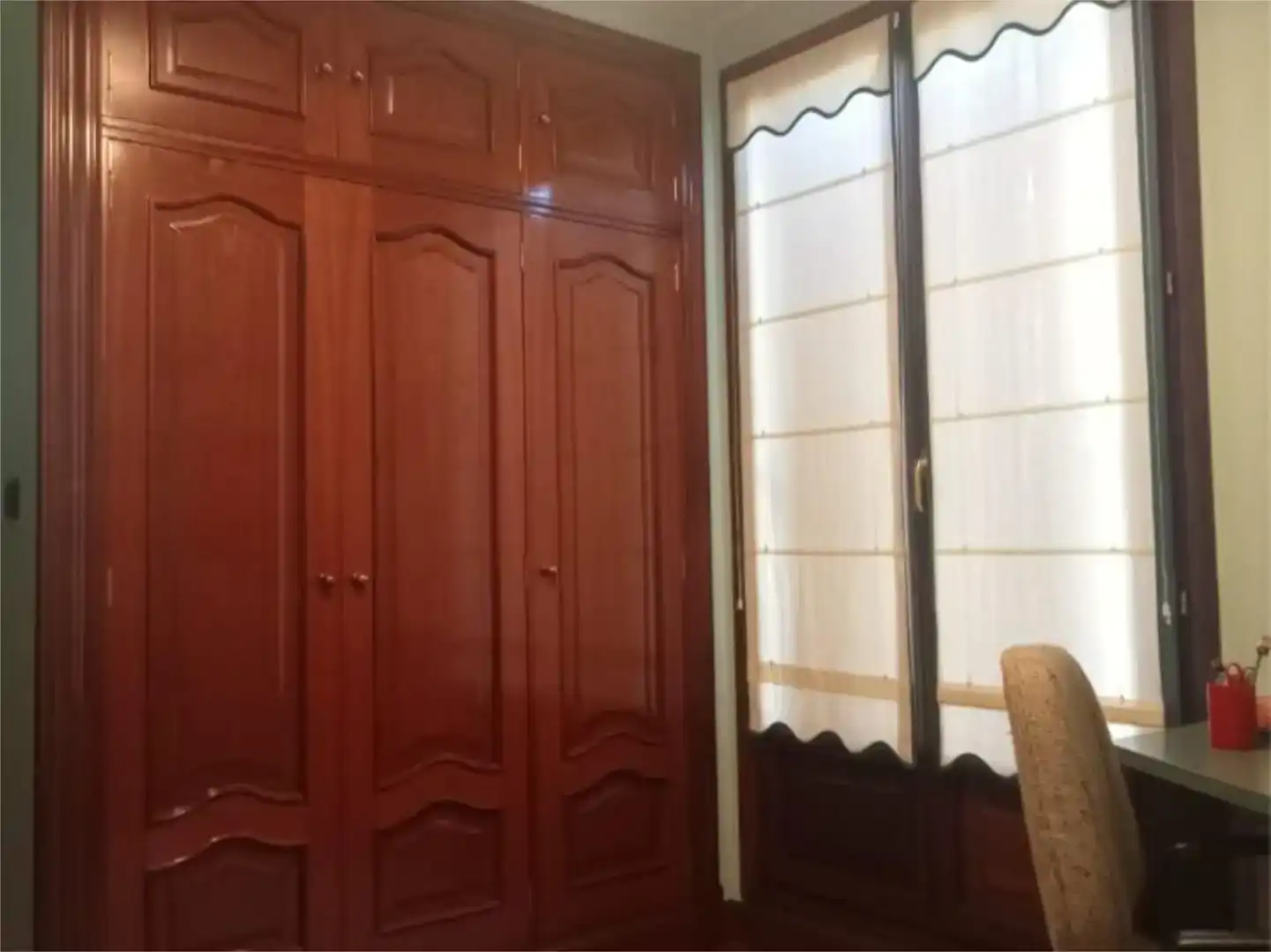 Habitación de Casa adosada en venta en Basauri 