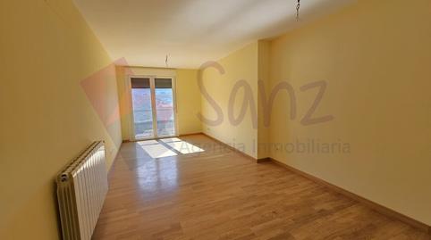 Foto 2 de Piso en venta en Travesía Estrecha, Ribafrecha, La Rioja