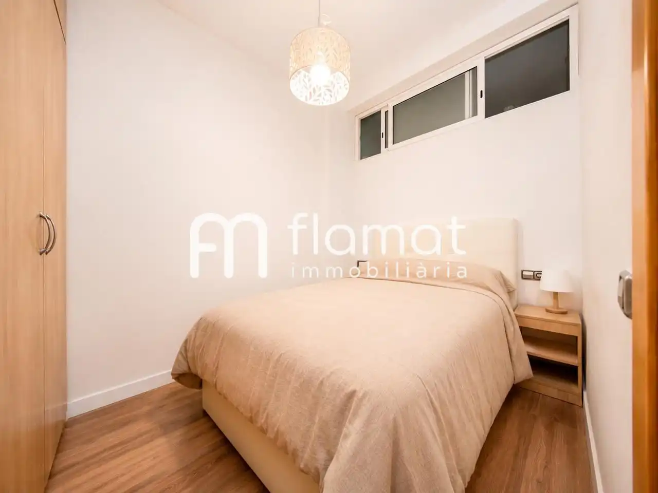 Bedroom of Flat for sale in Barcelona