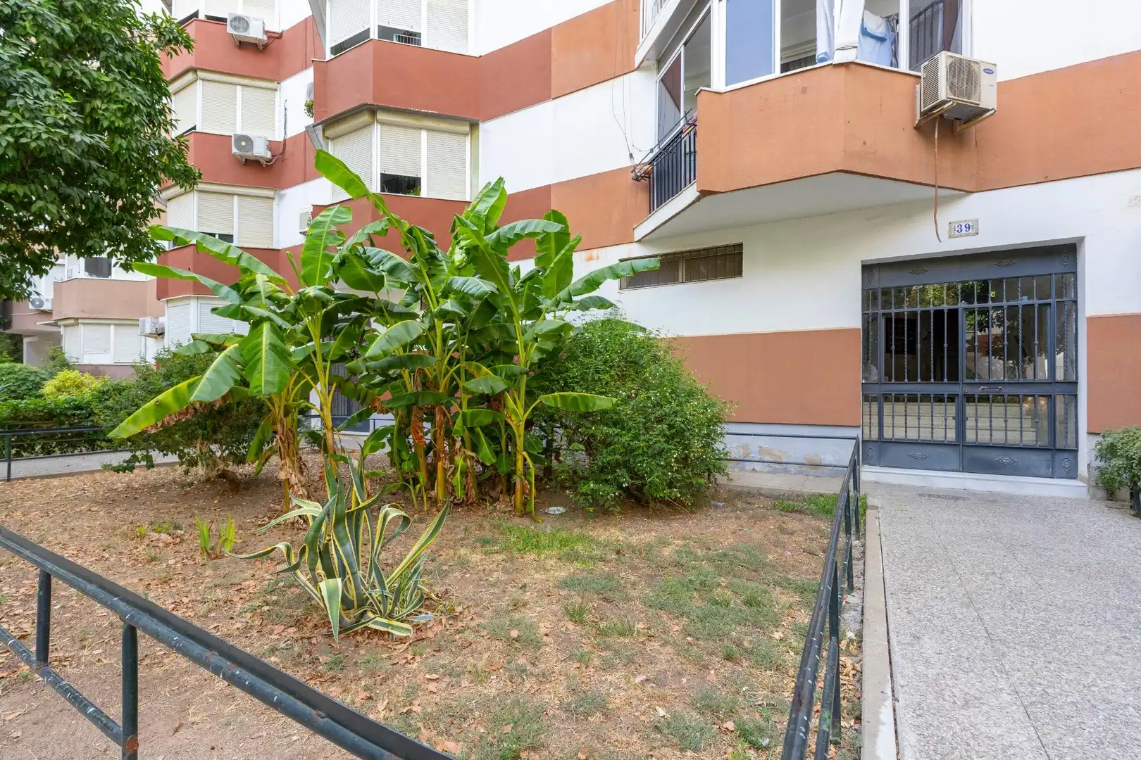 Vista exterior de Piso en venta en Sevilla