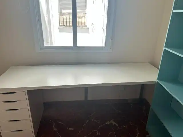 Dormitori de Pis de lloguer en Córdoba amb Aire condicionat i Moblat