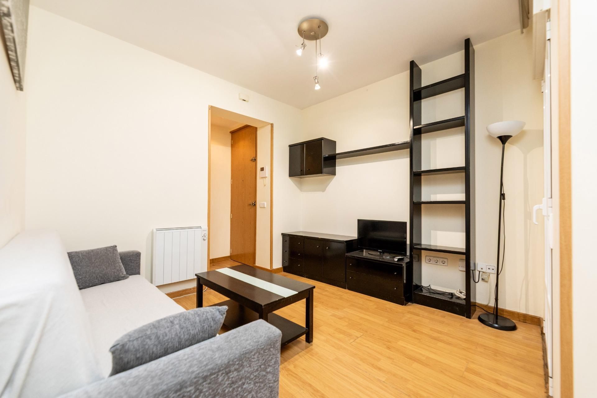 Living room of Flat for sale in  Madrid Capital  with Heating and Parquet flooring