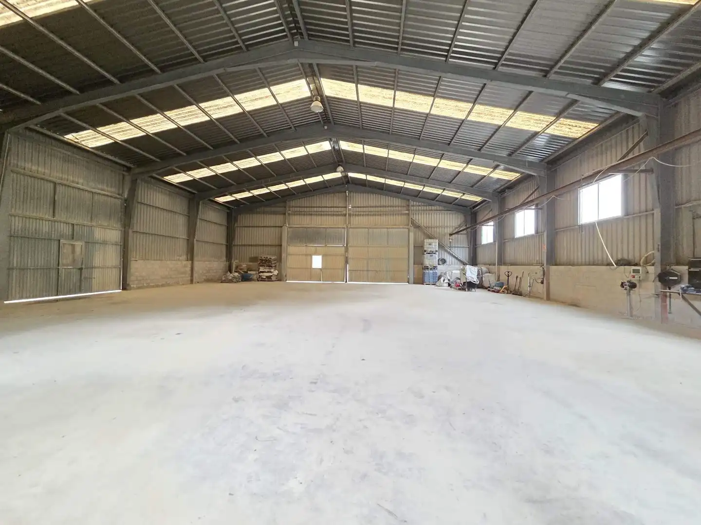 Vista exterior de Nave industrial en venta en Salem