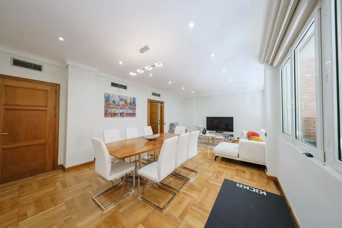 Esszimmer von Wohnung zum Verkauf in Madrid mit Klimaanlage, Heizung und Privatgarten