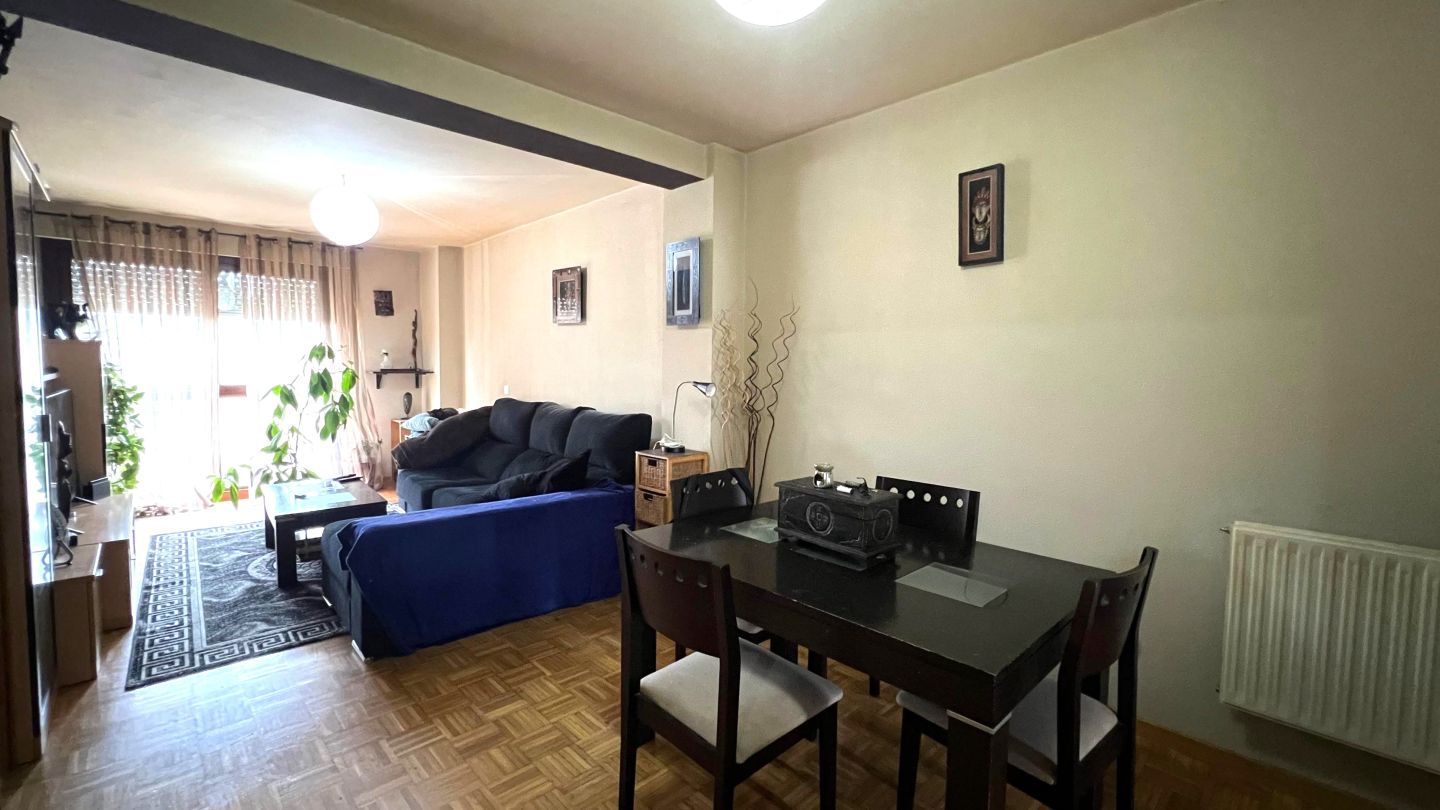 Living room of Flat for sale in Vitoria - Gasteiz  with Heating, Terrace and Furnished