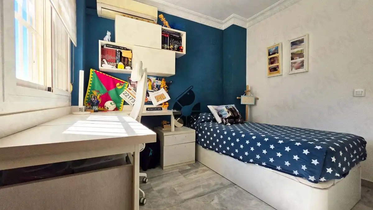 Habitación de Casa adosada en venta en Mairena del Aljarafe con Aire acondicionado y Trastero