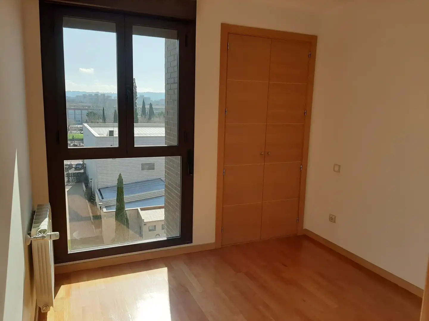 Habitación de Piso de alquiler en Alcalá de Henares con Aire acondicionado, Calefacción y Jardín privado