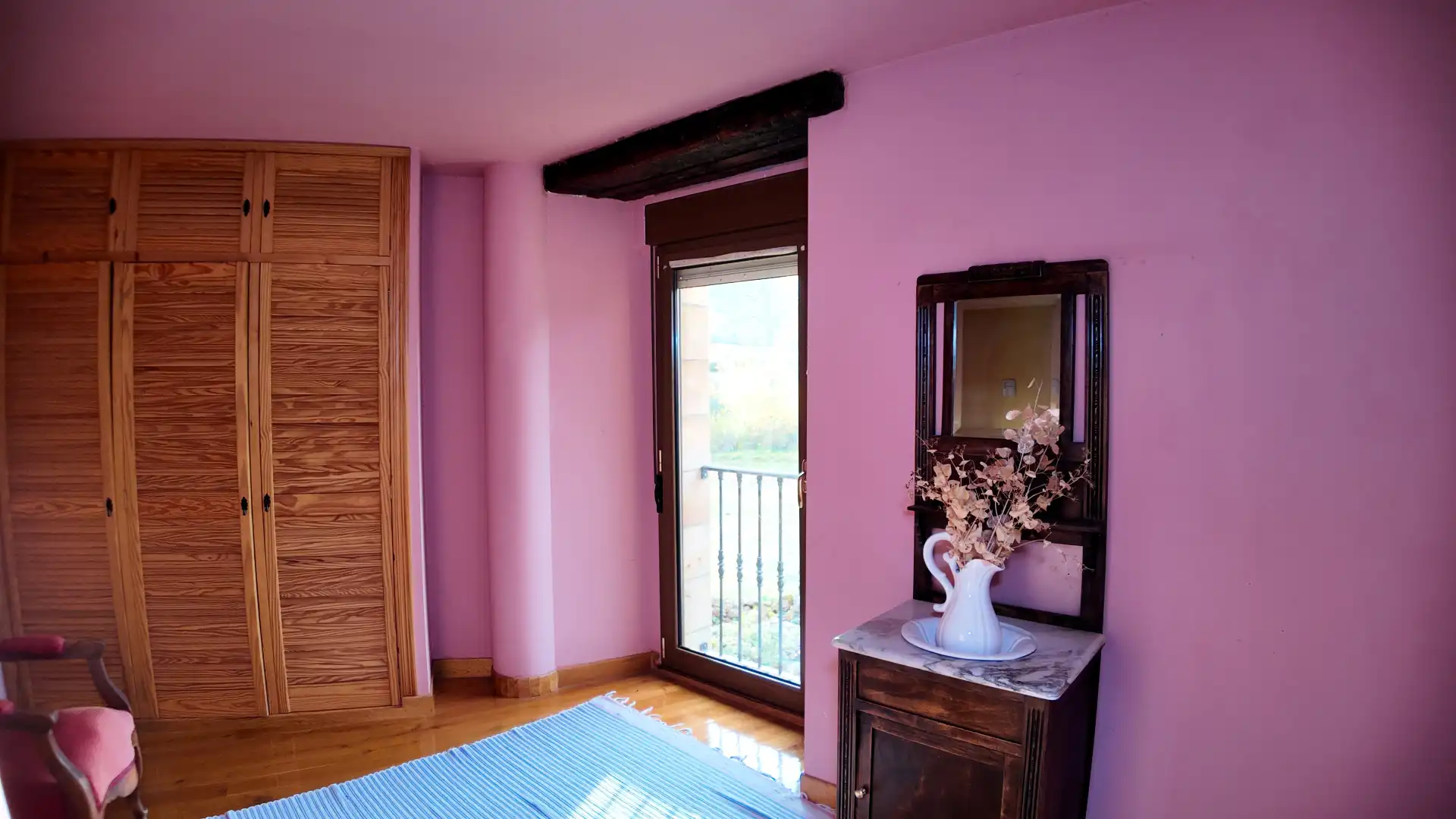 Dormitori de Finca rústica en venda en Pomar de Valdivia amb Parquet i Moblat