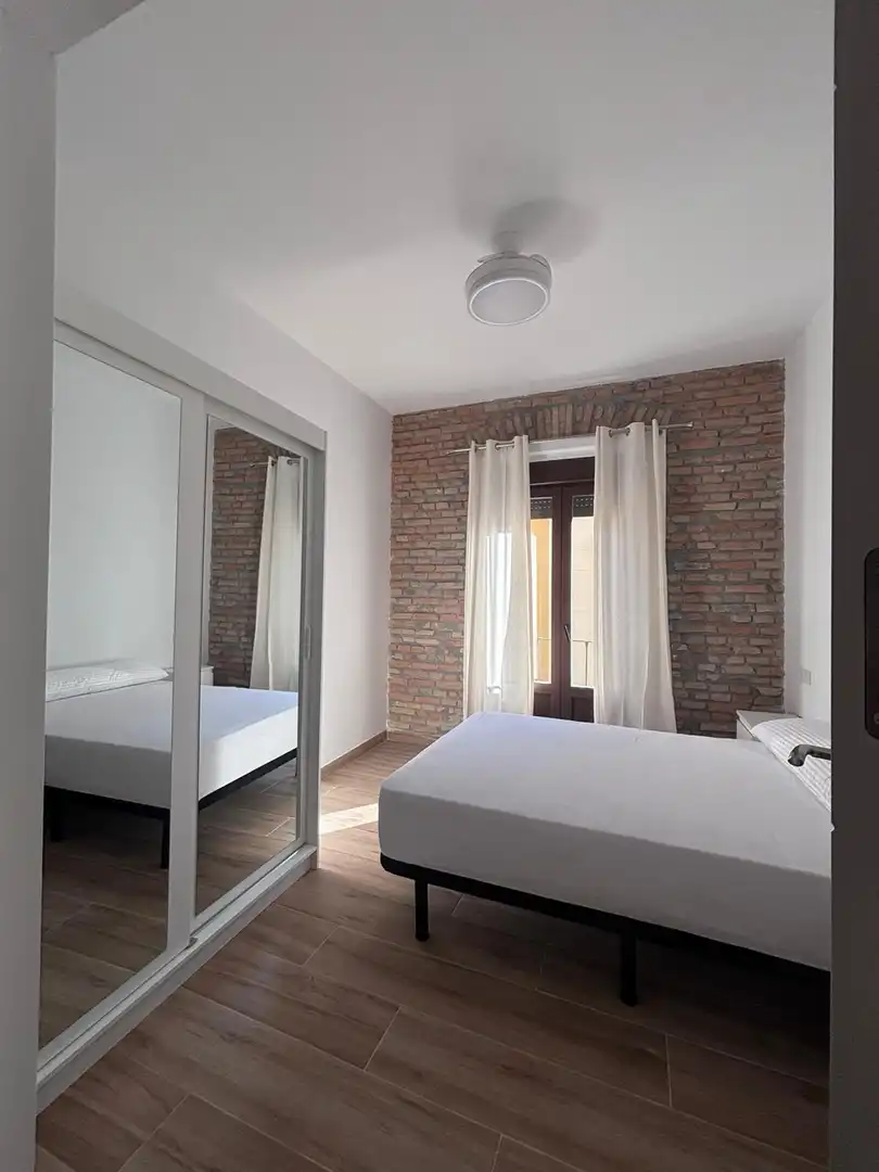 Bedroom of Flat for rent in Granada  with Air Conditioner, Furnished and Balcony