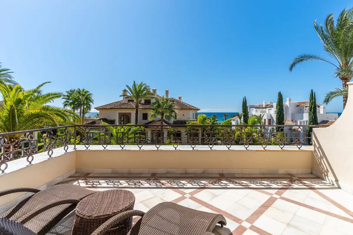 Piso con ascensor en venta en Río Real - Los Monteros