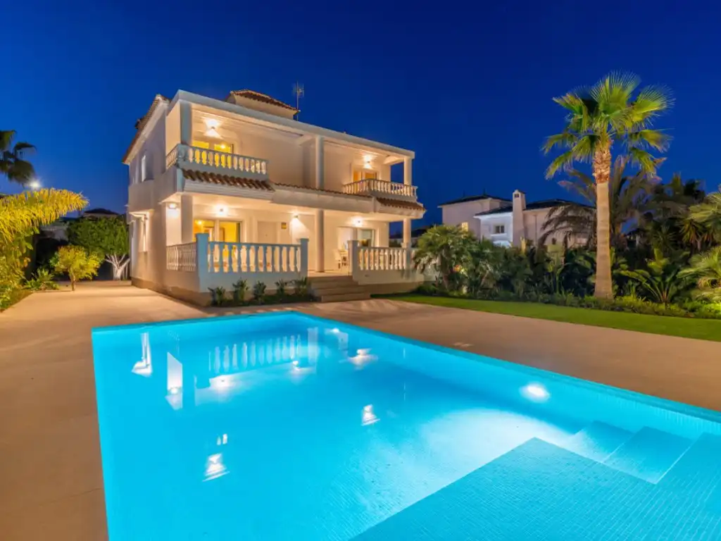 Exterior view of Houses for sale in El Campello  with Air Conditioner, Private garden and Swimming Pool