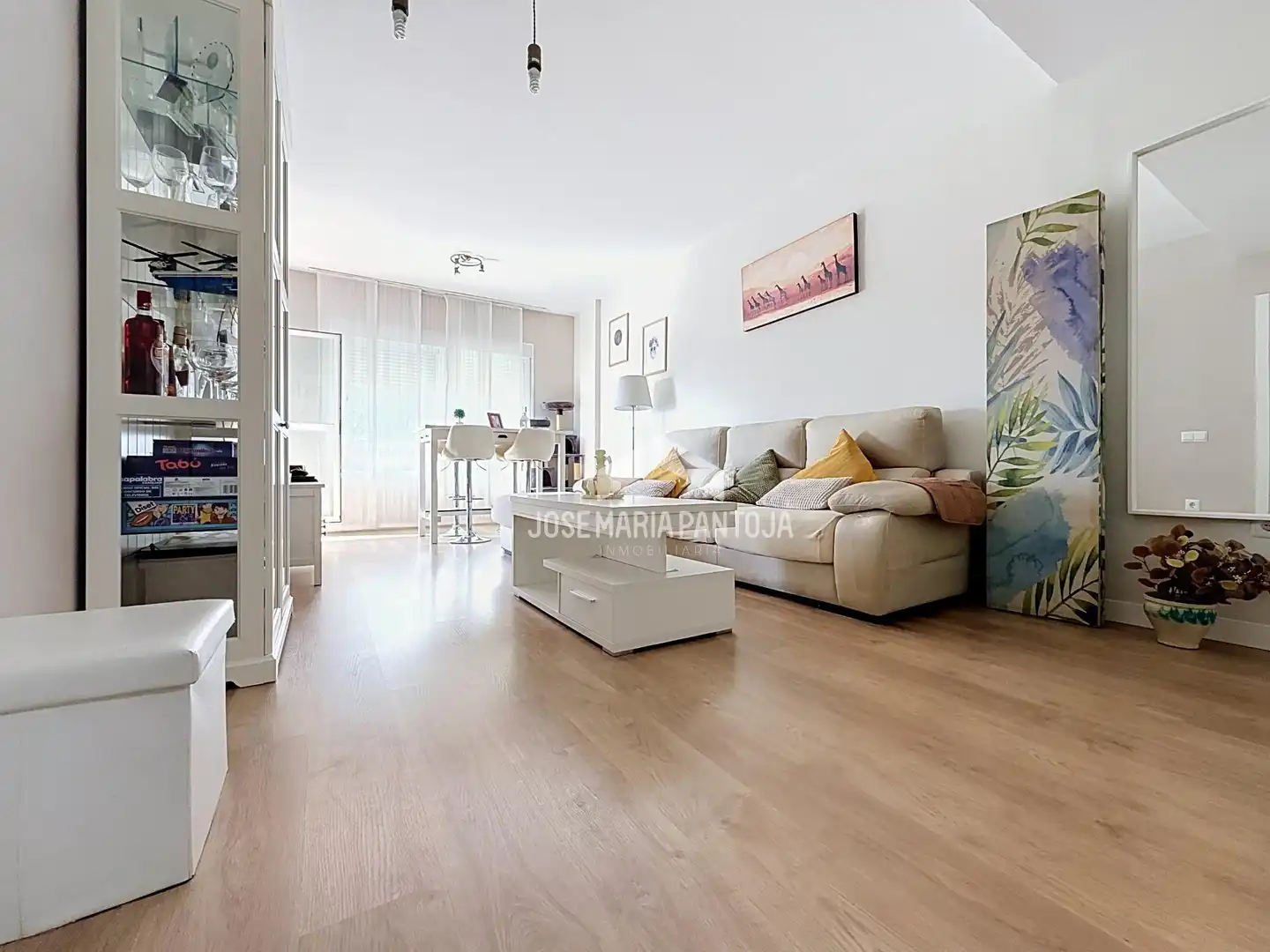 Living room of Flat for sale in Jerez de la Frontera  with Air Conditioner, Private garden and Parquet flooring
