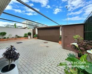 Exterior view of Single-family semi-detached for sale in Rivas-Vaciamadrid  with Air Conditioner and Terrace