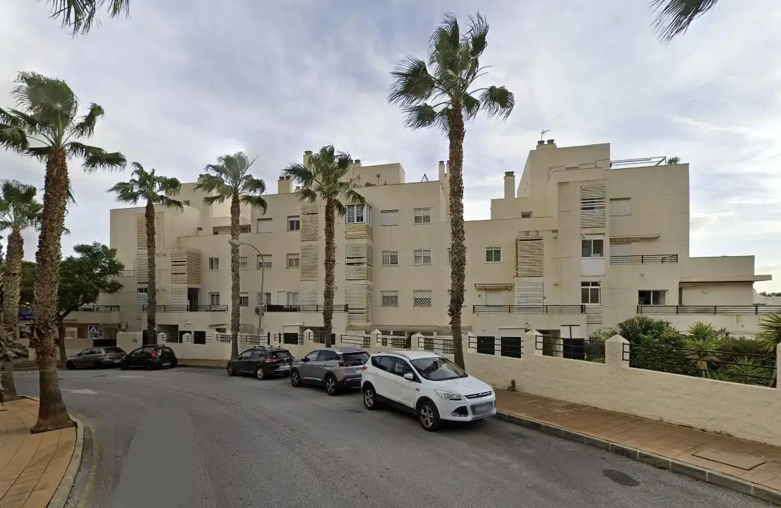 Vista exterior de Traster en venda en Benalmádena
