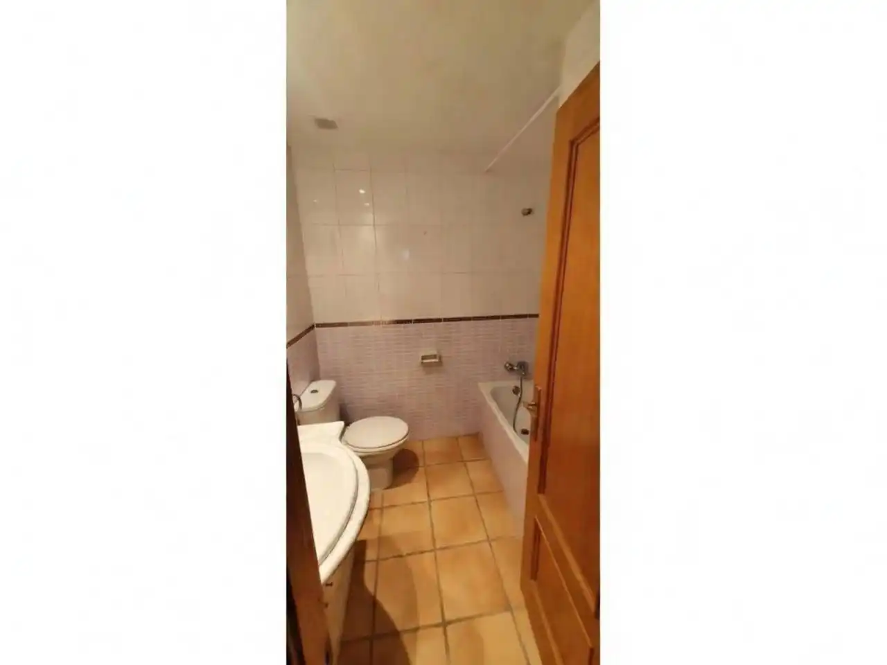 Bathroom of Flat for sale in San Jorge / Sant Jordi  with Air Conditioner, Heating and Terrace