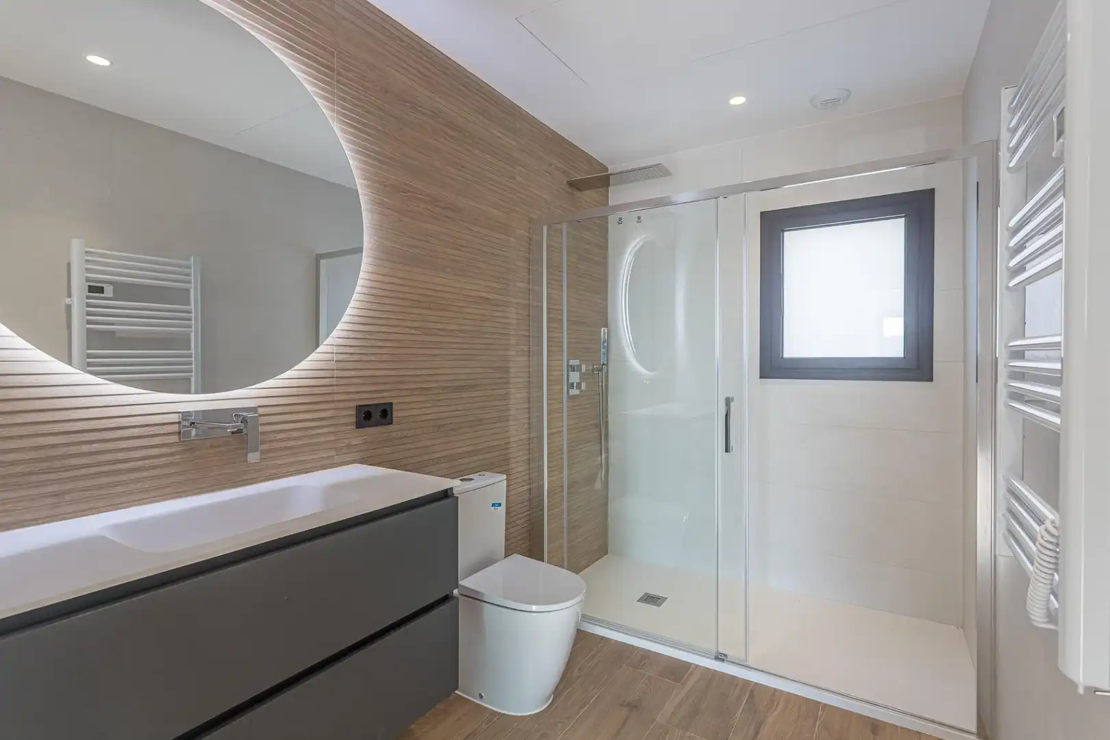 Baño de Casa o chalet de alquiler en Sant Esteve Sesrovires con Calefacción, Jardín privado y Parquet
