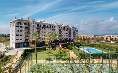 Außenansicht von Wohnung zum verkauf in El Puig de Santa Maria mit Schwimmbad und Balkon