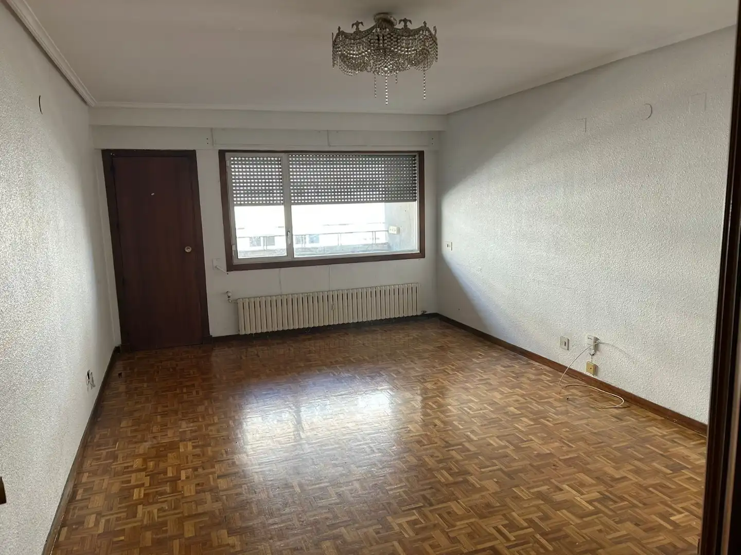 Living room of Flat for sale in Zaragoza  with Heating, Parquet flooring and Terrace