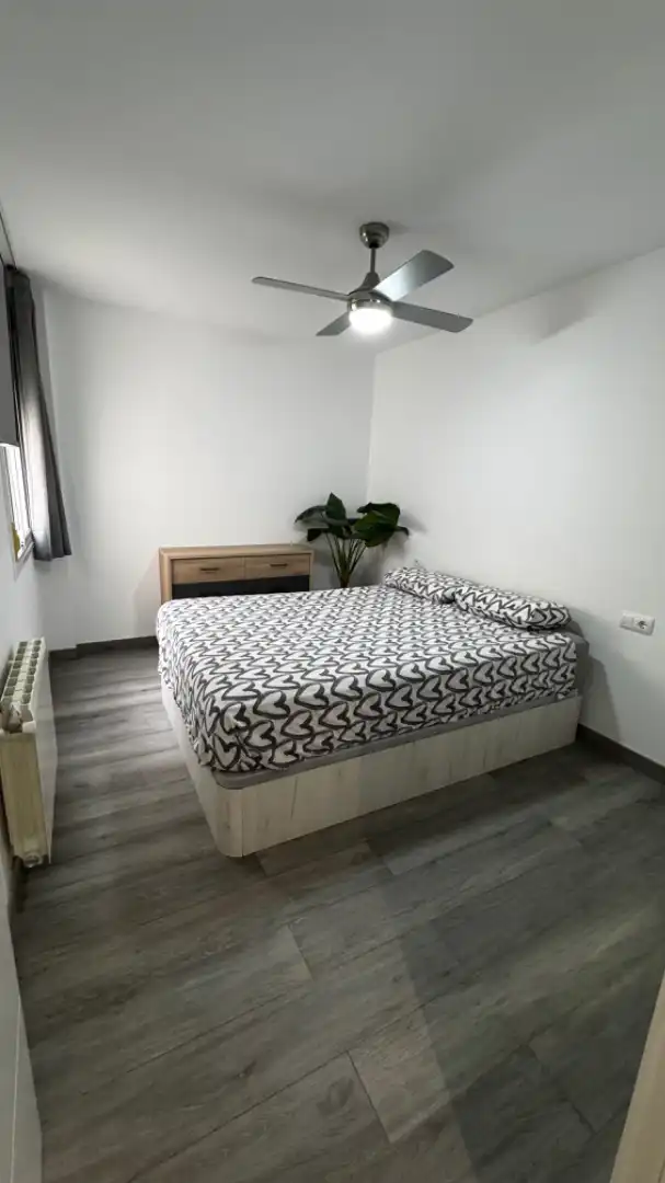 Habitación de Piso en venta en Torredembarra con Calefacción, Terraza y Horno