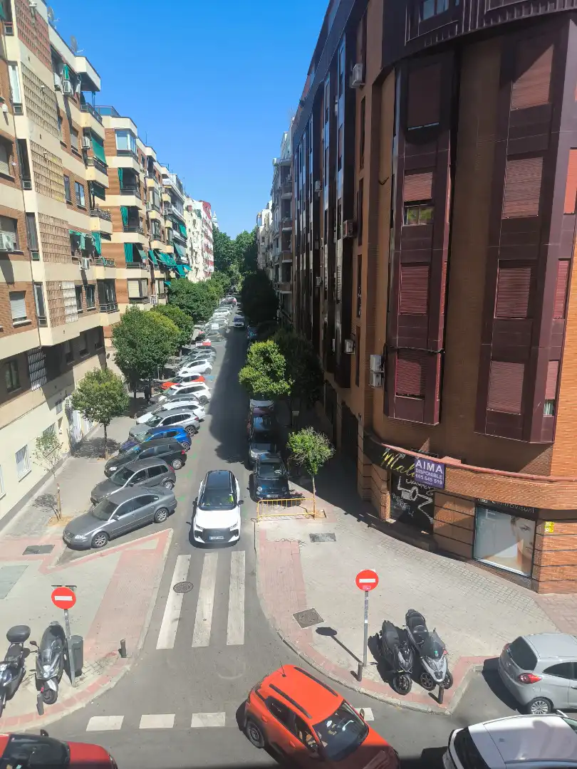 Exterior view of Flat for rent in Madrid  with Heating, Parquet flooring and Oven