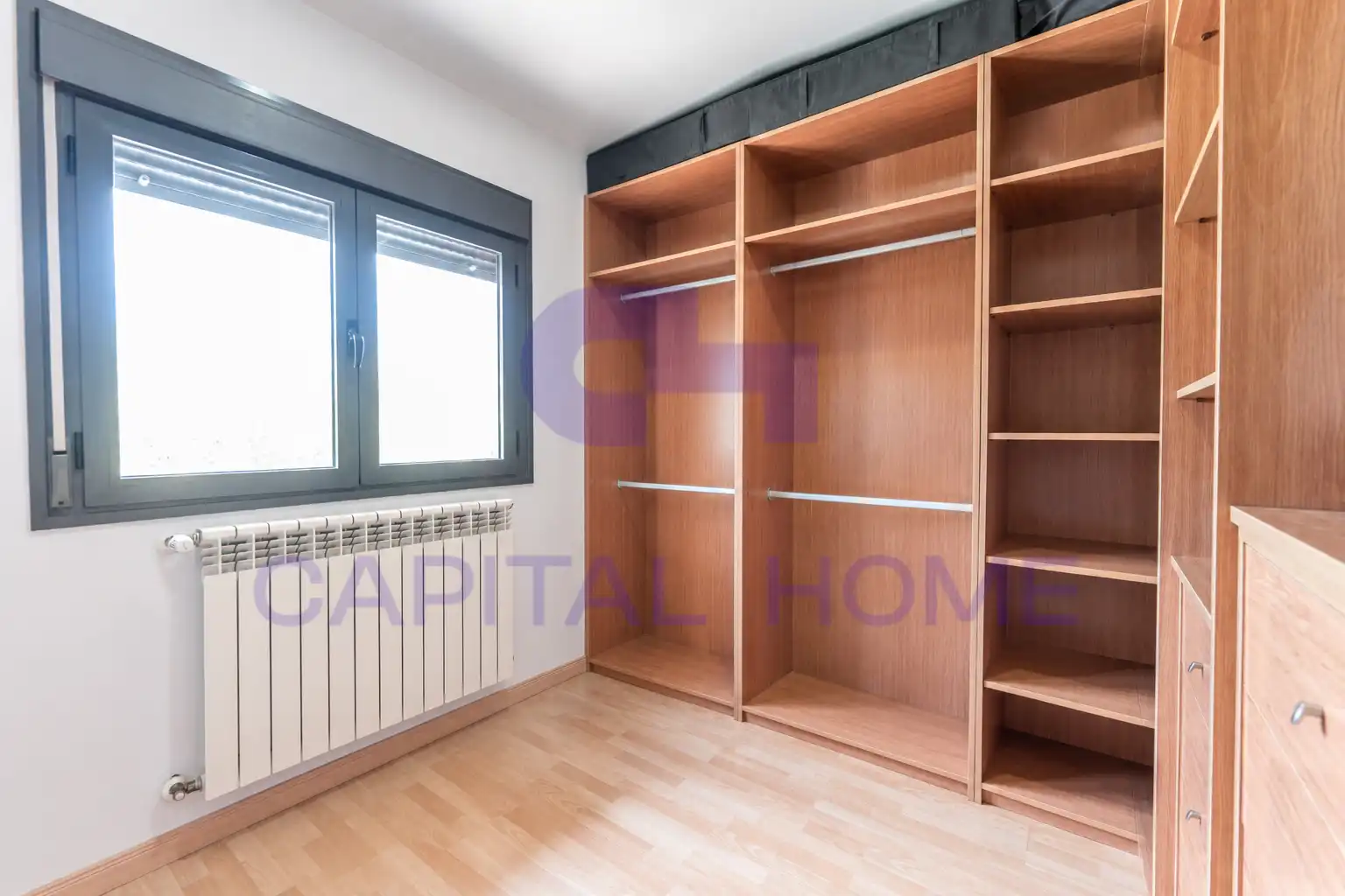 Habitación de Casa adosada en venta en Navalcarnero con Aire acondicionado, Calefacción y Jardín privado