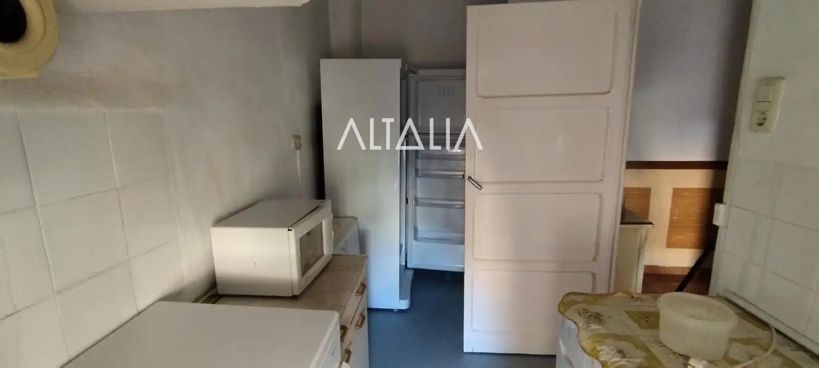 Cuina de Casa o xalet en venda en Cuenca amb Calefacció, Jardí privat i Balcó