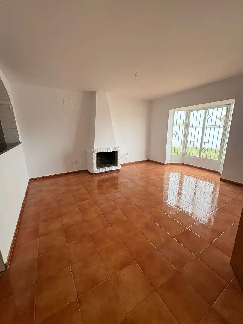 Sala de estar de Casa o chalet en venta en Chiclana de la Frontera con Calefacción y Jardín privado
