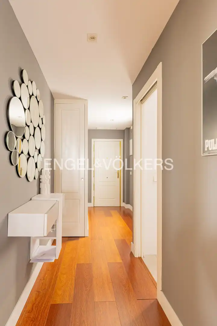 Flat for sale in Madrid  with Air Conditioner, Heating and Furnished