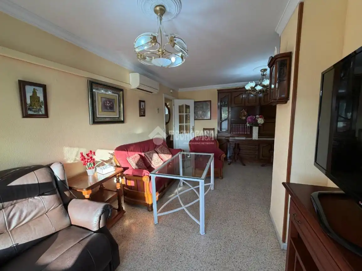 Sala d'estar de Pis en venda en Sevilla amb Aire condicionat