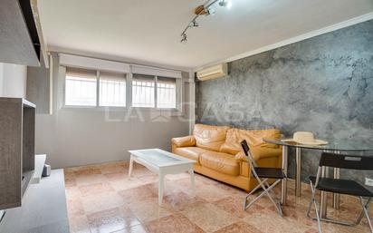 Living room of Planta baja for sale in L'Hospitalet de Llobregat