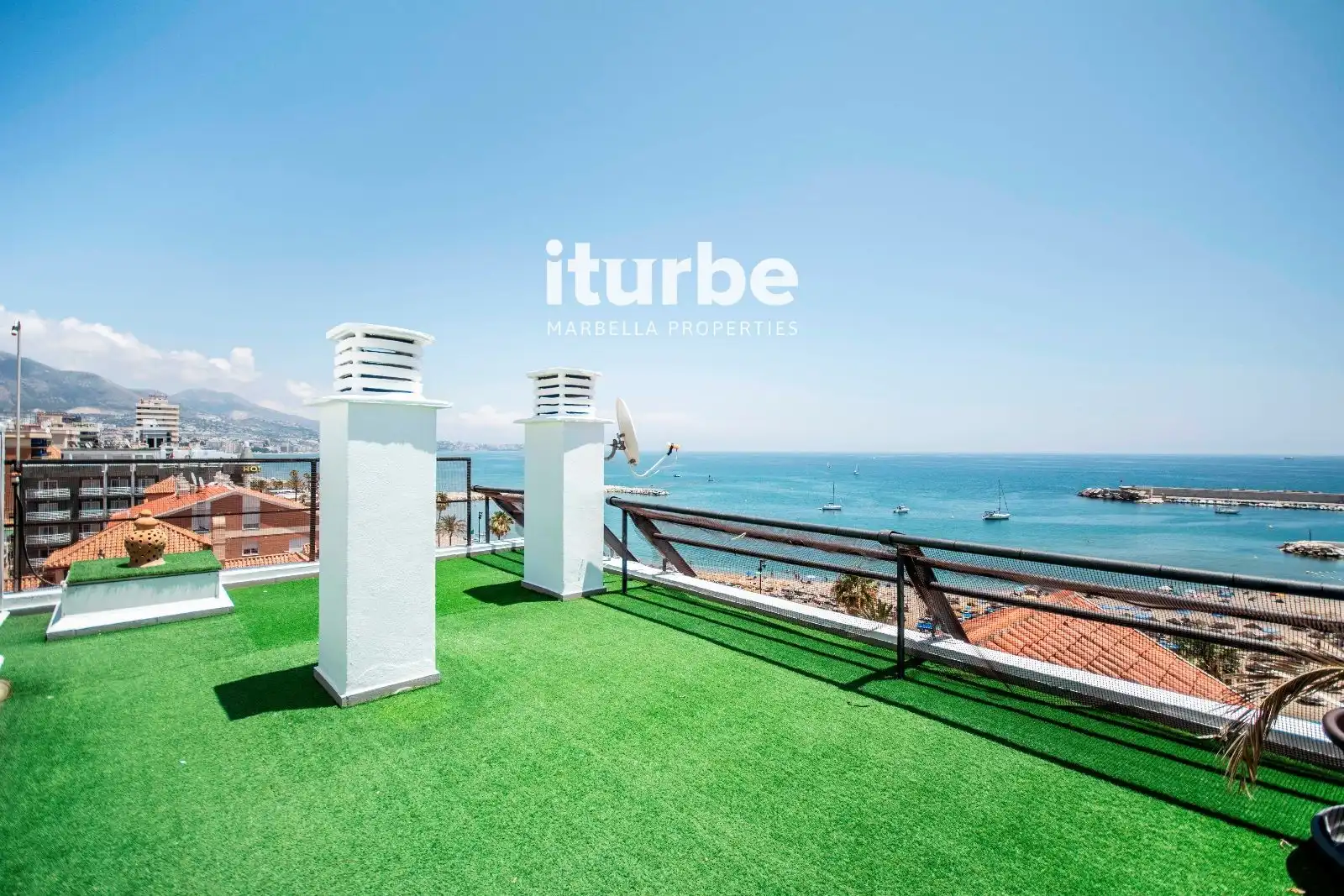 Terrasse von Dachboden zur Miete in Fuengirola mit Klimaanlage, Terrasse und Möbliert