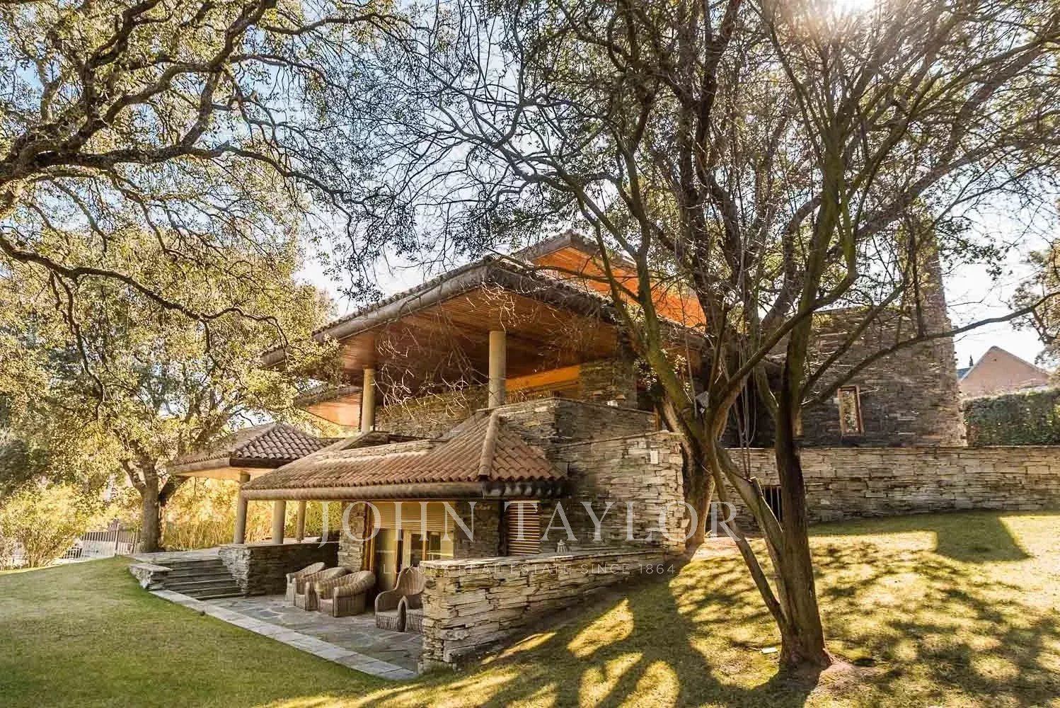 Vista exterior de Casa o xalet en venda en Alcobendas amb Aire condicionat, Calefacció i Terrassa