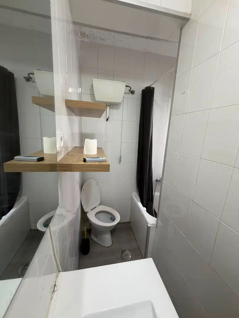 Bany de Pis en venda en Jaén amb Aire condicionat, Moblat i Balcó