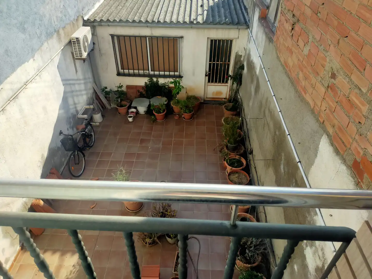 Terrasse von Einfamilien-Reihenhaus zum Verkauf in Sabadell mit Klimaanlage, Heizung und Terrasse