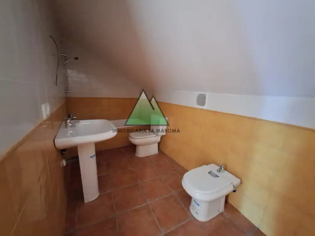 Badezimmer von Wohnung zum Verkauf in Alcaucín mit Privatgarten, Terrasse und Schwimmbad