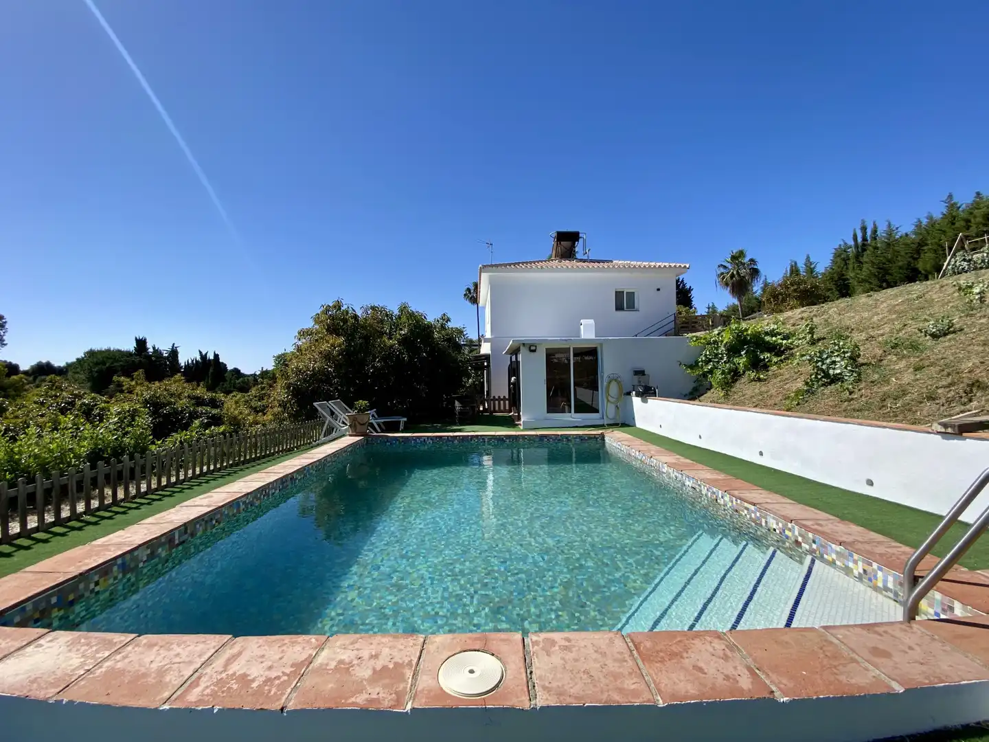 Swimming pool of Country homes for sale in Estepona  with Air Conditioner, Private garden and Terrace