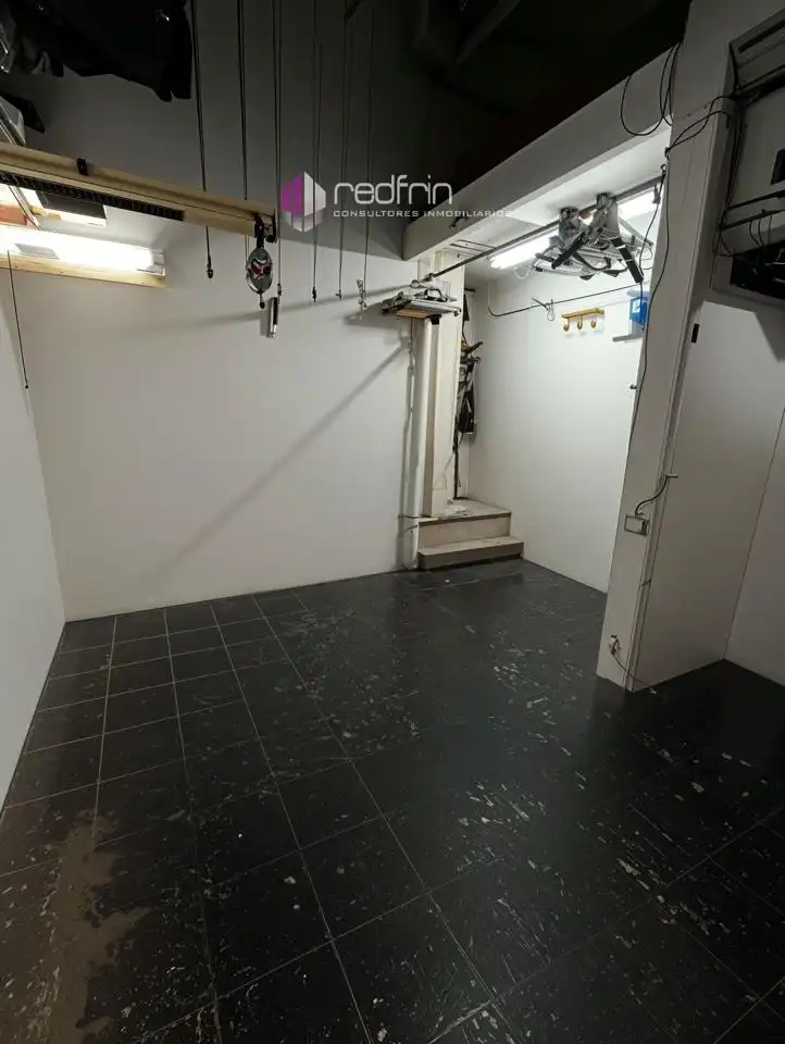 Business premises for sale in Calle de Fernández de los Ríos, imagen 4