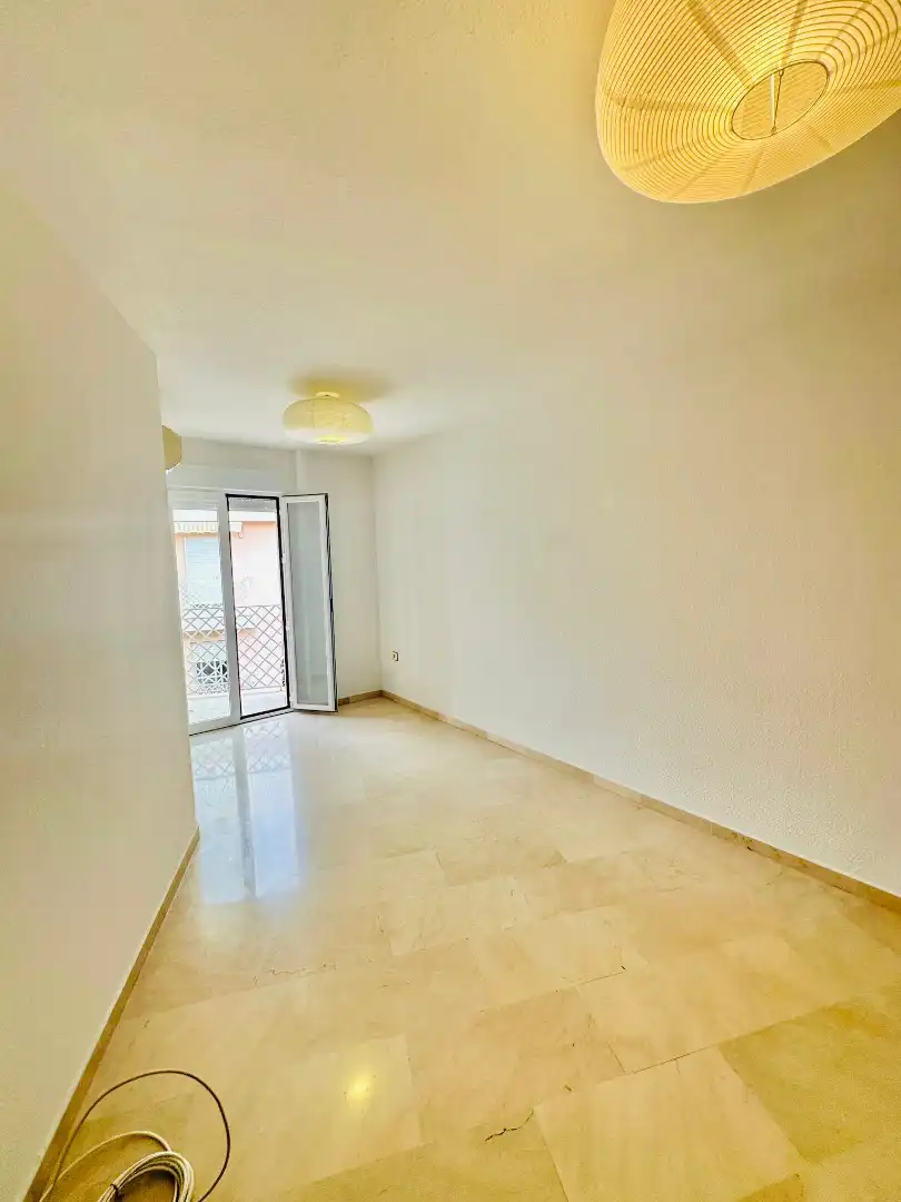 Bedroom of Flat for rent in Granada  with Air Conditioner, Heating and Washing machine