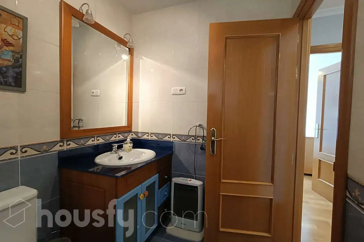Baño de Piso de alquiler en Toledo con Aire acondicionado, Calefacción y Parquet