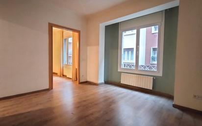 Bedroom of Flat for sale in  Barcelona Capital  with Heating and Parquet flooring