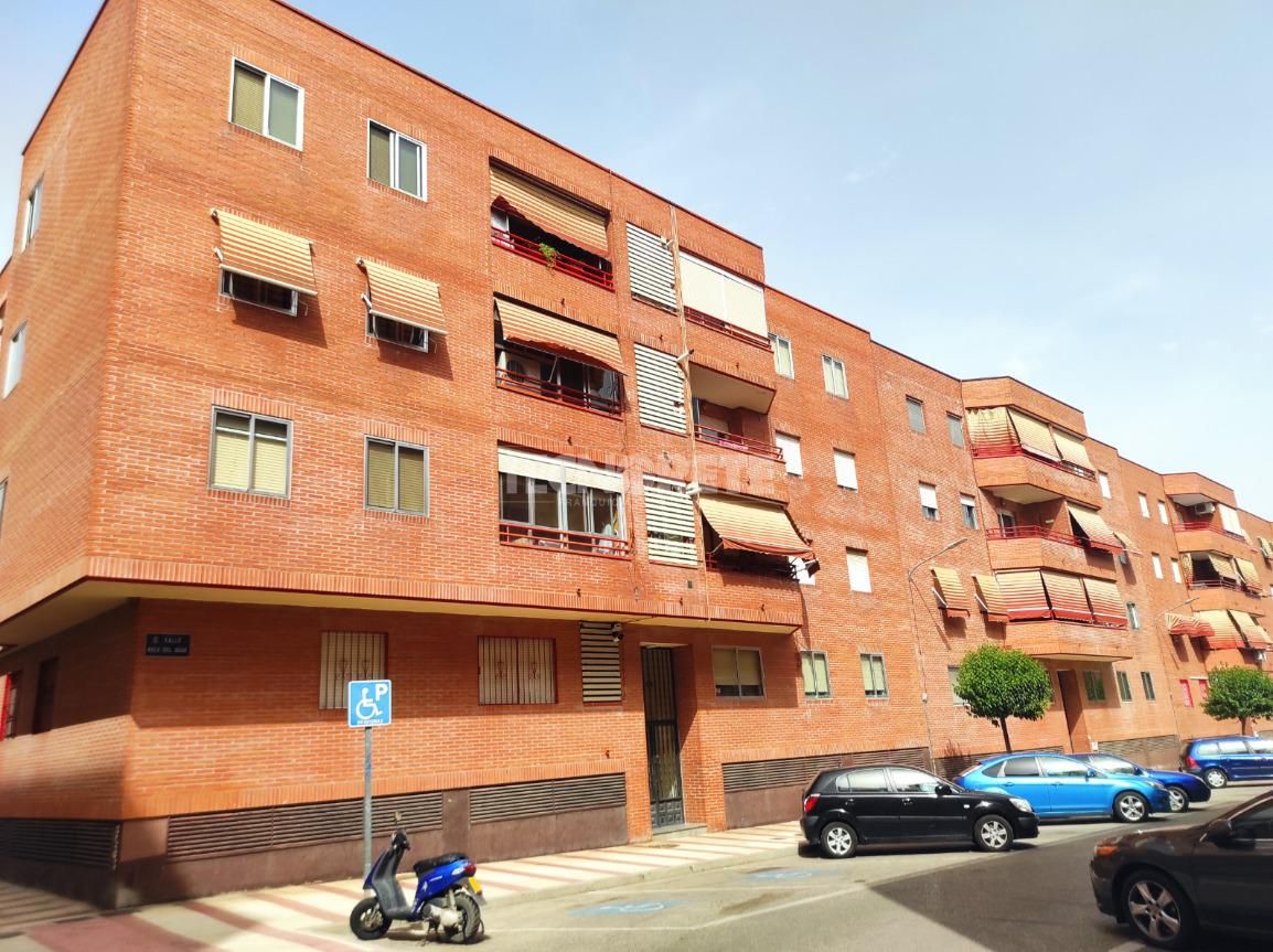 Vista exterior de Pis en venda en Guadalajara Capital amb Calefacció i Moblat