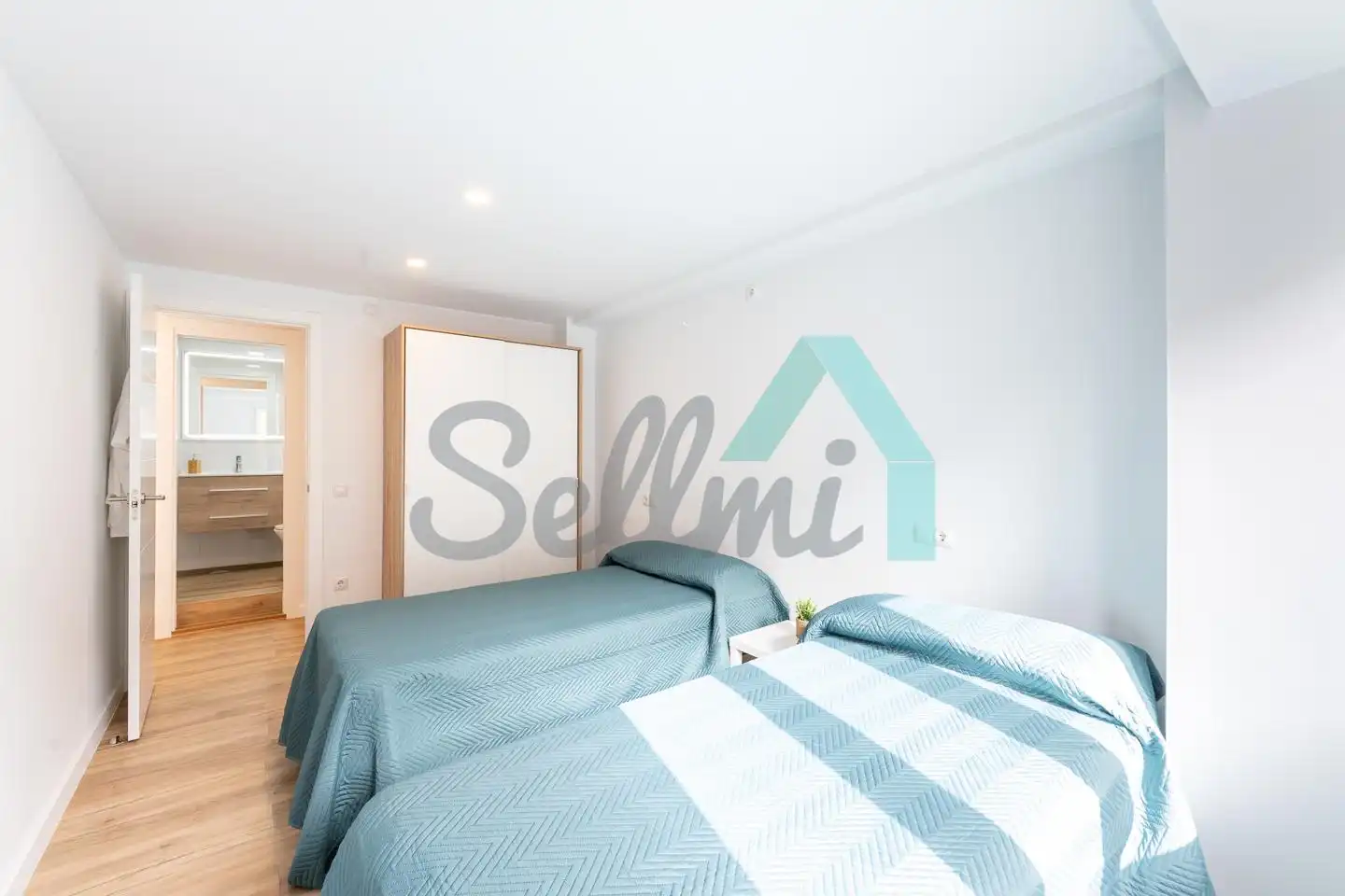 Habitación de Piso de alquiler en Gijón  con Calefacción, Amueblado y Internet